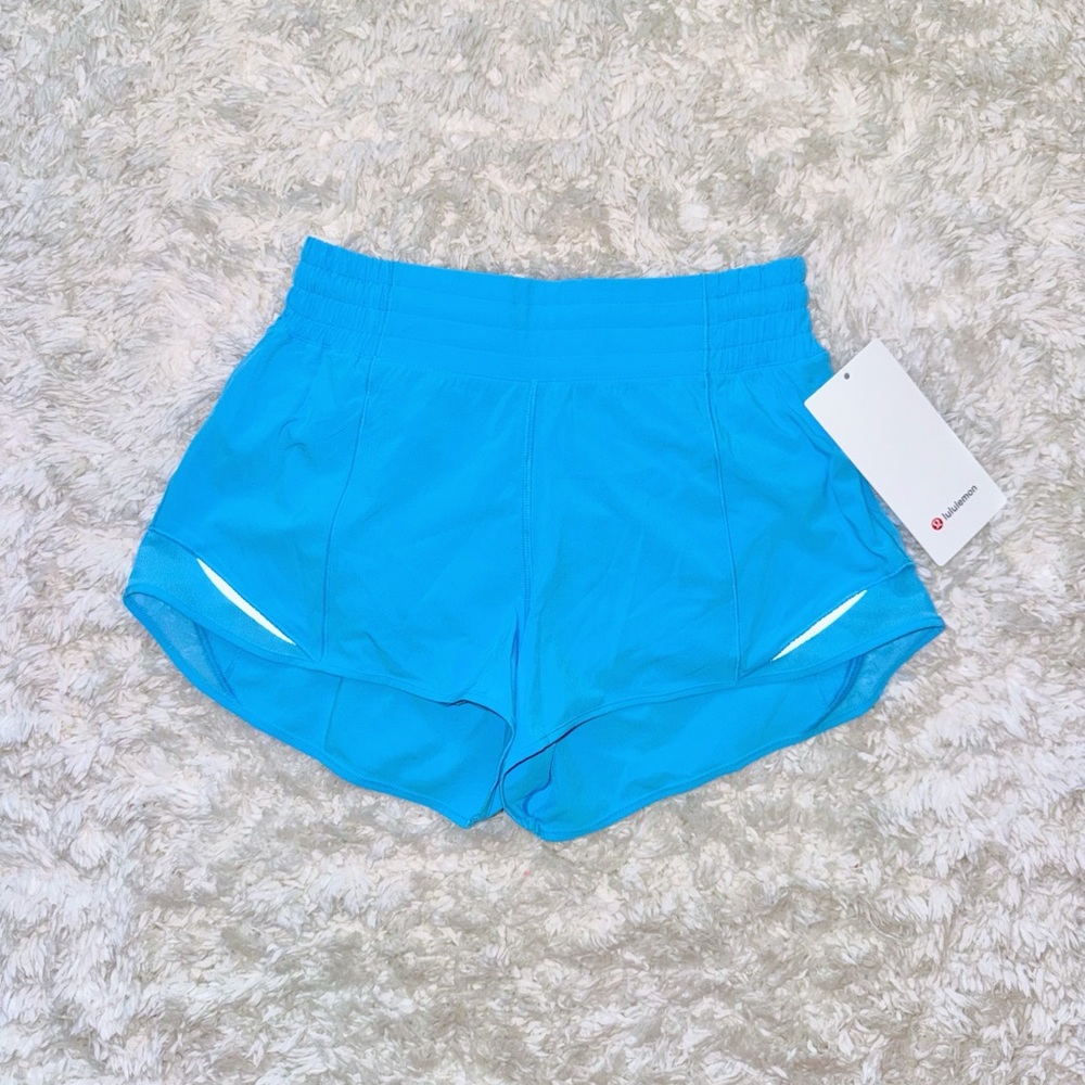 Kayak Blue Light Hotty Hot High-Rise Short 2.5” Lululemon